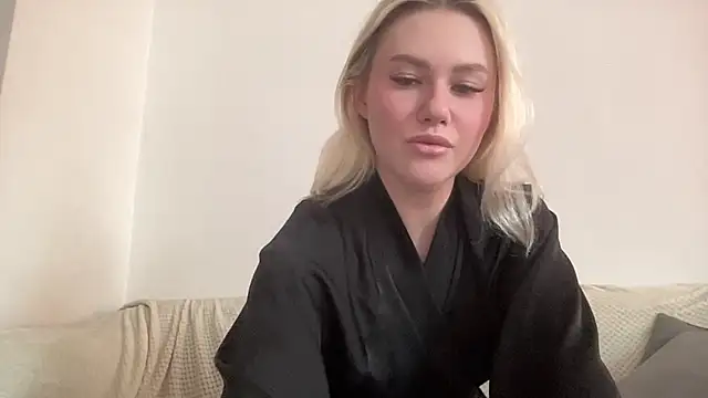 ElaraLuxxxe online show from 09-29-25, 10:09