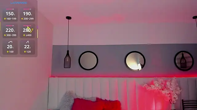 Snapshot of Mila_Hank_ chatting on 09-28-25, 12:32 Mila Hank online show from 09-28-25, 12:32