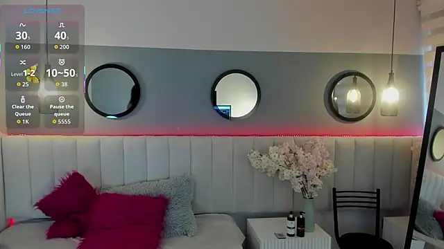 Snapshot of Mila_Hank_ chatting on 09-29-25, 12:54 Mila Hank online show from 09-29-25, 12:54