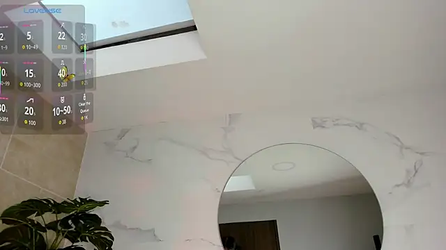 Snapshot of Mila_Hank_ chatting on 10-07-25, 12:57 Mila Hank online show from 10-07-25, 12:57