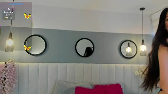 Snapshot of Mila_Hank_ chatting on 10-08-25, 01:20 Mila Hank online show from 10-08-25, 01:20