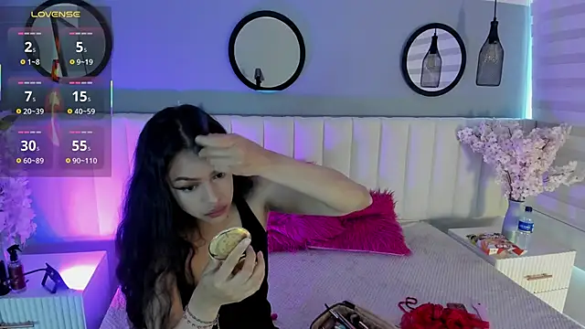 Snapshot of Mila_Hank_ chatting on 11-30-25, 12:20 Mila Hank online show from 11-30-25, 12:20