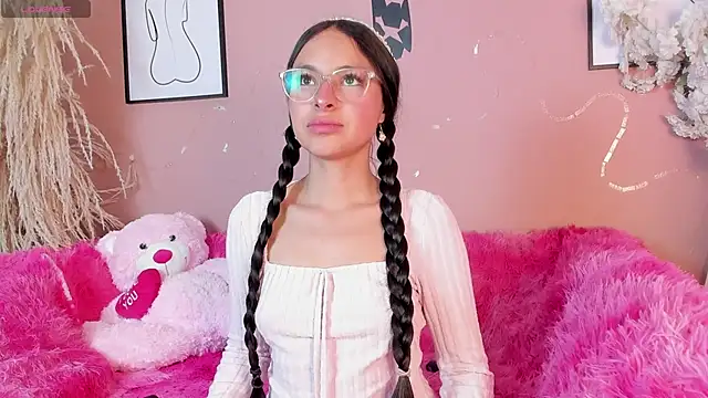 Annie  2 online show from 10-18-25, 03:09