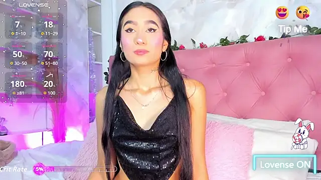 Snapshot of Nicolqueen_ chatting on 02-13-26, 11:17 Nicolqueen online show from 02-13-26, 11:17