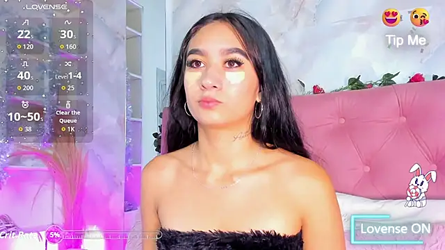 Snapshot of Nicolqueen_ chatting on 02-21-26, 11:00 Nicolqueen online show from 02-21-26, 11:00