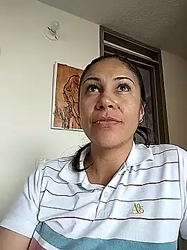 KittyHoleshot87 online show from 10-06-25, 05:54