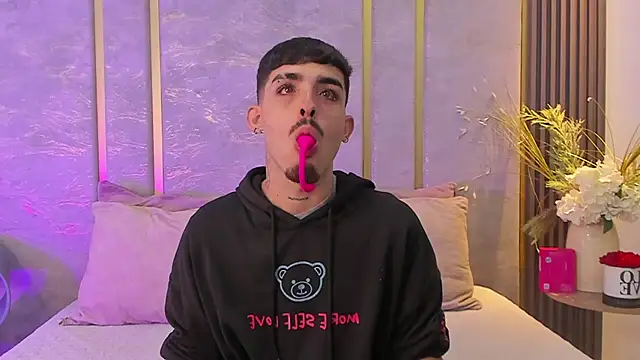 NikoStone  online show from 09-10-25, 04:01