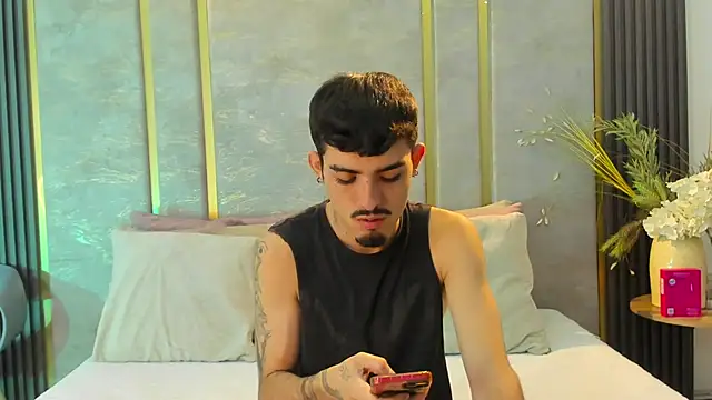 NikoStone  online show from 10-04-25, 05:16