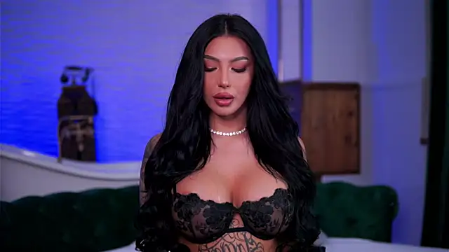 AishaaDevoe online show from 12-17-25, 07:53