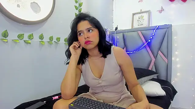 Sofia villareal online show from 02-26-26, 12:48