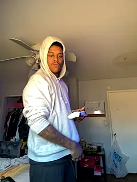 Snapshot of ShakeShaq chatting on 09-23-25, 06:44 ShakeShaq online show from 09-23-25, 06:44