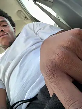 Snapshot of ShakeShaq chatting on 10-10-25, 09:14 ShakeShaq online show from 10-10-25, 09:14