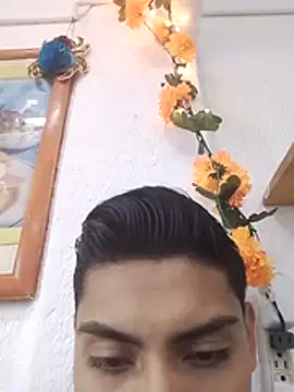 Snapshot of aispuro8505 chatting on 10-15-25, 11:05 aispuro8505 online show from 10-15-25, 11:05