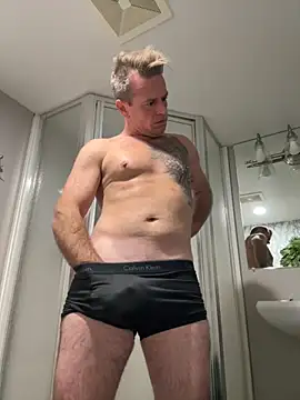 DILFiGuess11 online show from 11-18-25, 06:45