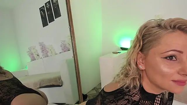 HoneyKissy online show from 12-01-25, 04:06