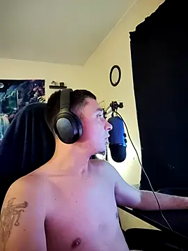 Snapshot of YoBlezz chatting on 09-15-25, 05:29 YoBlezz online show from 09-15-25, 05:29