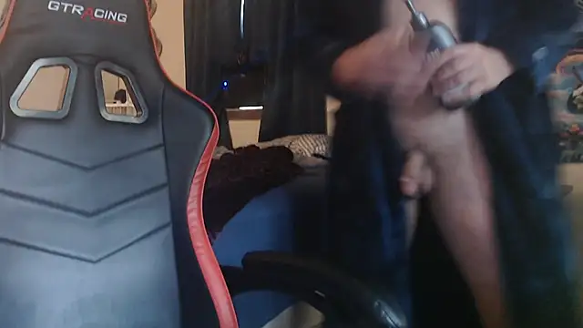 Snapshot of YoBlezz chatting on 09-18-25, 06:54 YoBlezz online show from 09-18-25, 06:54