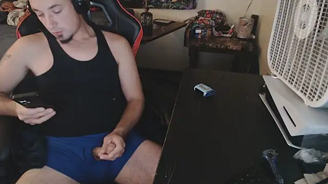 Snapshot of YoBlezz chatting on 09-23-25, 07:00 YoBlezz online show from 09-23-25, 07:00