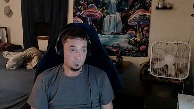 Snapshot of YoBlezz chatting on 09-24-25, 05:00 YoBlezz online show from 09-24-25, 05:00