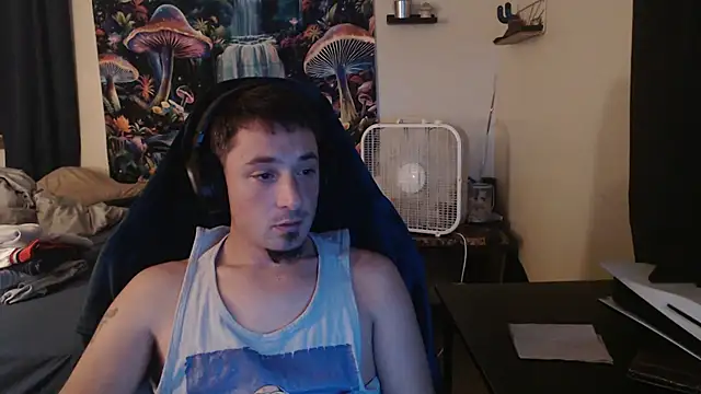 Snapshot of YoBlezz chatting on 09-29-25, 04:06 YoBlezz online show from 09-29-25, 04:06