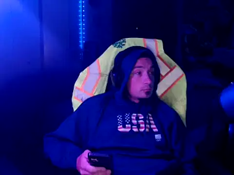 Snapshot of YoBlezz chatting on 10-07-25, 08:44 YoBlezz online show from 10-07-25, 08:44