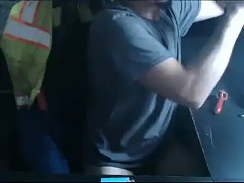 Snapshot of YoBlezz chatting on 10-22-25, 06:13 YoBlezz online show from 10-22-25, 06:13