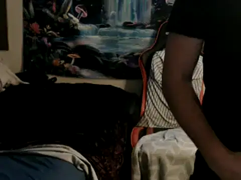 Snapshot of YoBlezz chatting on 11-23-25, 10:53 YoBlezz online show from 11-23-25, 10:53