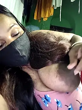 V-hot-swiet online show from 10-30-25, 11:27