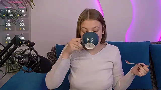 MelanieHenders online show from 09-15-25, 05:51