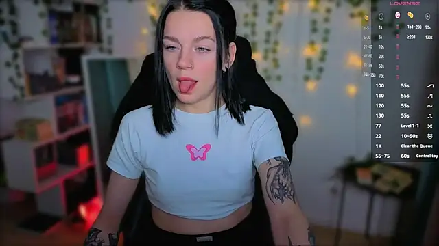 Snapshot of raspberry__girl_ chatting on 09-12-25, 07:36 raspberry  girl  online show from 09-12-25, 07:36