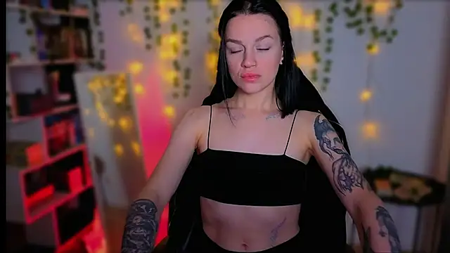 Snapshot of raspberry__girl_ chatting on 09-15-25, 08:42 raspberry  girl  online show from 09-15-25, 08:42