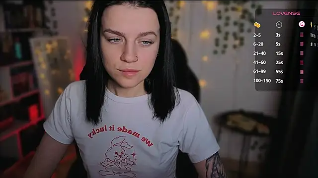 Snapshot of raspberry__girl_ chatting on 10-04-25, 06:50 raspberry  girl  online show from 10-04-25, 06:50