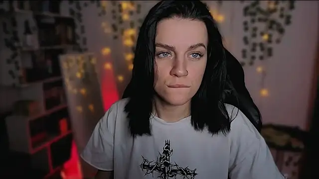 Snapshot of raspberry__girl_ chatting on 10-05-25, 08:29 raspberry  girl  online show from 10-05-25, 08:29