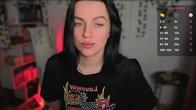 Snapshot of raspberry__girl_ chatting on 10-27-25, 09:30 raspberry  girl  online show from 10-27-25, 09:30