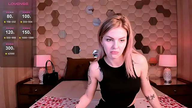 Snapshot of NaomiSol chatting on 09-17-25, 07:37 NaomiSol online show from 09-17-25, 07:37