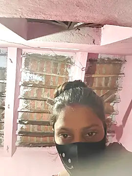 posewith online show from 10-13-25, 10:54