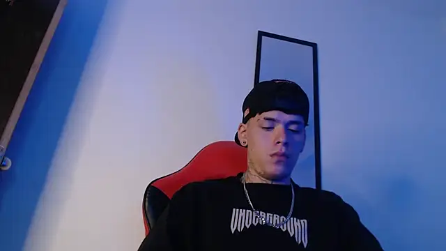 Anhonymus  online show from 09-10-25, 04:23