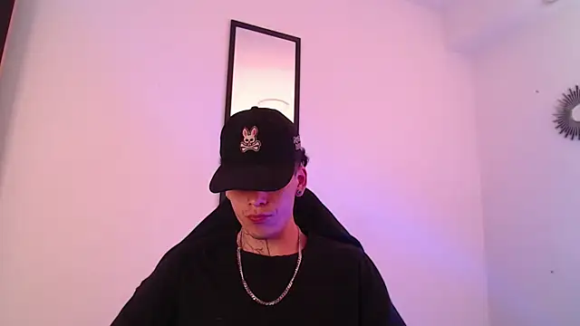 Anhonymus  online show from 09-25-25, 03:43