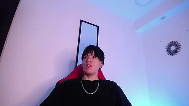 Anhonymus  online show from 11-10-25, 03:38