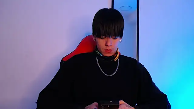 Anhonymus  online show from 11-12-25, 04:13