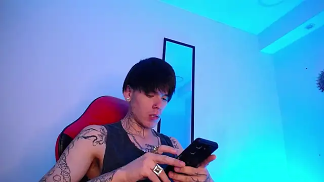 Anhonymus  online show from 11-20-25, 03:39