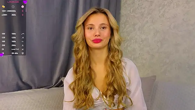 Snapshot of NaughtySeraphine chatting on 11-17-25, 06:08 NaughtySeraphine online show from 11-17-25, 06:08