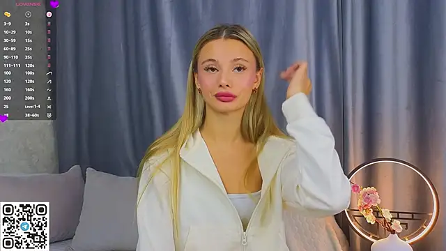 Snapshot of NaughtySeraphine chatting on 12-02-25, 06:08 NaughtySeraphine online show from 12-02-25, 06:08