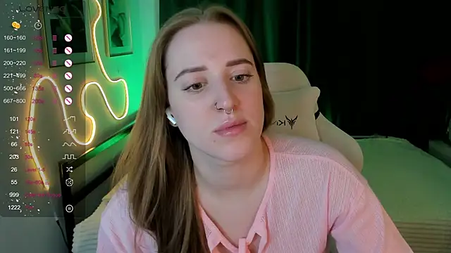 Alice Cire online show from 12-18-25, 02:34