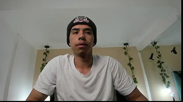 Muscle Scott online show from 10-28-25, 12:30