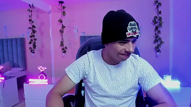 Muscle Scott online show from 11-05-25, 12:49