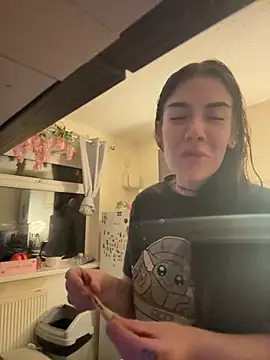 Snapshot of valentinalamont chatting on 09-17-25, 10:00 valentinalamont online show from 09-17-25, 10:00