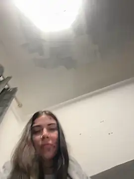 Snapshot of valentinalamont chatting on 09-21-25, 09:27 valentinalamont online show from 09-21-25, 09:27