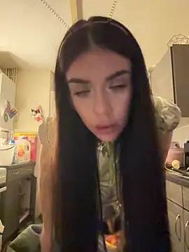 Snapshot of valentinalamont chatting on 10-31-25, 10:22 valentinalamont online show from 10-31-25, 10:22