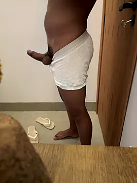 Snapshot of oconnnel chatting on 10-11-25, 01:42 oconnnel online show from 10-11-25, 01:42